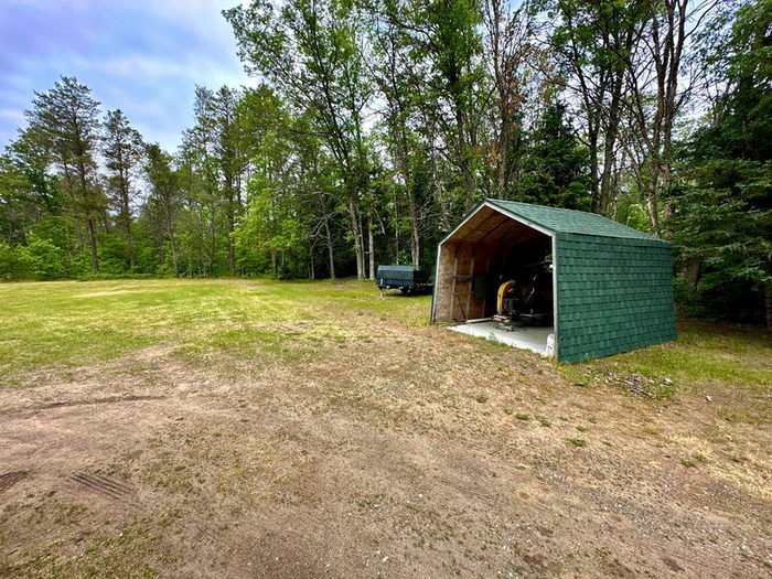 9 Oaks Inn (Pine Aire Motel, Pine-Aire Motel) - From Real Estate Listing (newer photo)